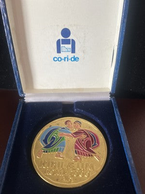 🔴 Grande medaglia GIUBILEO ROMA DEL 2000 dorata con smalti con astuccio
