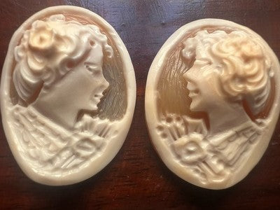Cameos Pair Tower Time Machine Greek On Shell 2,4×3 CM Chiseled IN Hand