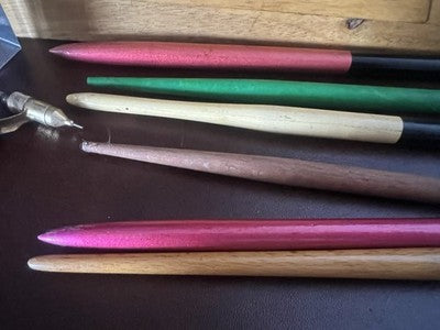 Encrier Set Penne Stylos-Plumes Cinq Presse-Papier Porte-Stylo Lot Vintage