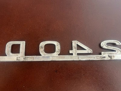 Emblem MERCEDES 240D Transporter Emblem Geschriebenes Logo Metall Original