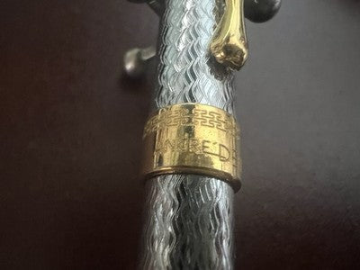 ANDRÉ DENIS Guillochierter Stift mit Perfiles Dorados Burdeos Eleganter Vintage 