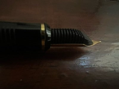 PELIKAN Pluma Estilográfica P381 NEGRA Plumín ORO 14 KT F Vintage NOS