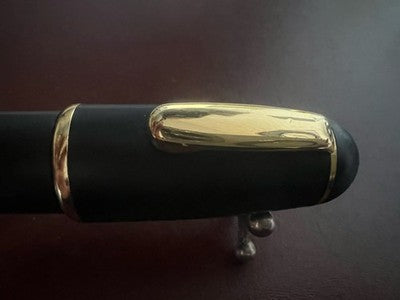 🔴 QESSI short fat roll fountain pen black with gold trim and EF nib 