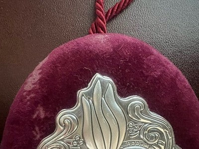 Ex Voto Cœur Laminé Argent 15 X 11 Grâce Reçue Velours Rouge Vintage 