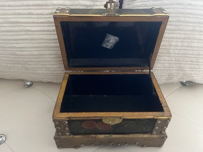 🔴 Scatola scrigno legno dipinto borchie e manici da lucchetto vintage A