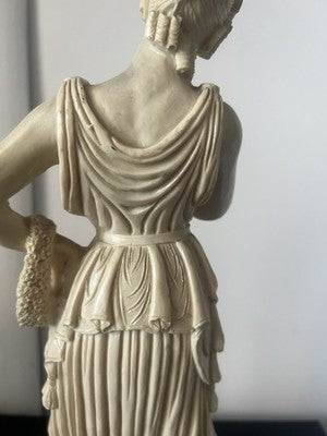 🔴 Griechische Göttinnenstatue, Marmorstaub, RB-verarbeitete Drapierungen, Höhe 44 cm, Italien, Vintage