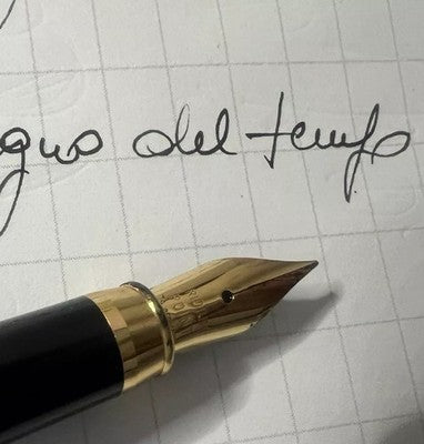 🔴 FENDI penna stilografica lacca doppio colore finiture dorate pennino M