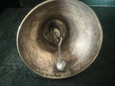 Sonnette Cloche Métal Lis Florence 4,2 Hauteur 7,5 CM Vintage
