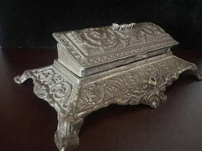Pocket Staples Or Nibs - Desk Bronze Trimming Floral Vintage