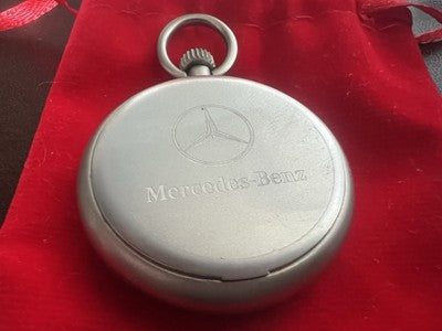 Mercedes-Benz Taschenuhr Herren Damen Chrom Matt aus Quarz Zifferblatt Schwarz