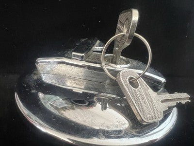 🔴 BMW Tankdeckel Modelle 1600 1602 1802 2002 FAAB Doppelschlüssel Vintage