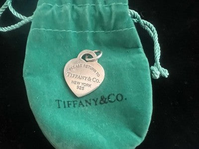 TIFFANY &amp; CO. Herzanhänger aus 925er Sterlingsilber mit Doppelspitzen und Etui 