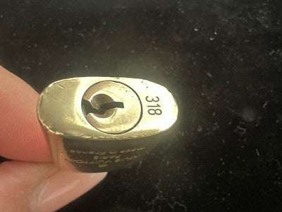🔴 LOUIS VUITTON lucchetto originale dorato n 318 senza chiave da chiedere