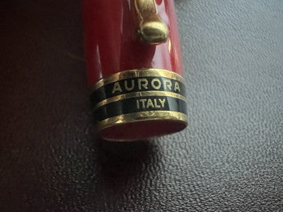 Aurora Capuche Stylo-Plume Stylo à Plume Sphère Ipsilon Rouge Profils Or Snap 