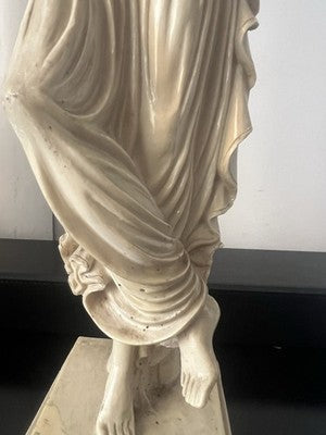 🔴 Griechische Göttinnenstatue, Marmorstaub, RB-verarbeitete Drapierungen, Höhe 44 cm, Italien, Vintage