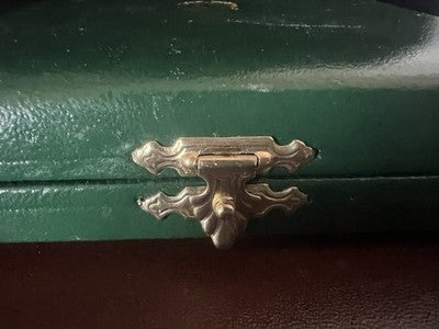 Box Medals Value Honors Vintage Green Leather Inside Shaped 