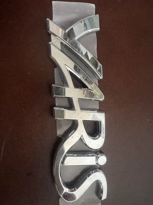 🔴 TOYOTA YARIS car emblem logo lettering 