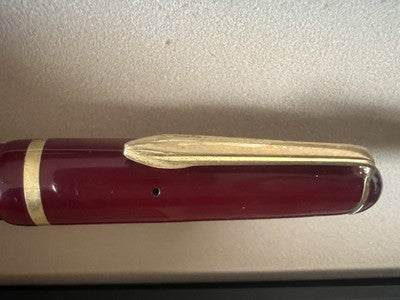 🔴 STYLE Regent M nib piston fountain pen in burgundy writes vintage 