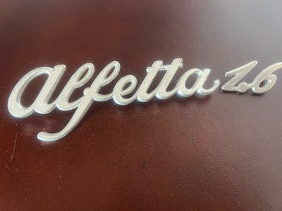🔴 ALFETTA 1.6 stemma auto emblema scritta logo targhetta metallo ORIGINALE