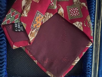🔴 SALVATORE FERRAGAMO cravatta seta rossa animali leoni ghepardi elefanti