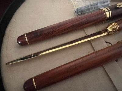 Karnak Set Bureau Bois Avec Stylo à Plume Et Sphère Avec Ouvre-Lettre Vintag