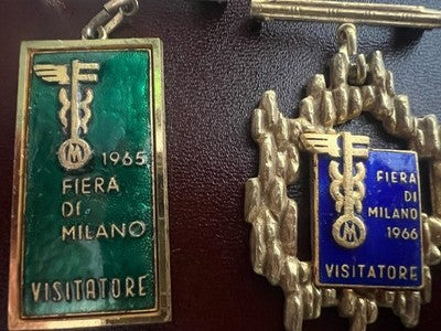 🔴 Spille FIERA DI MILANO 1965–66 VISITATORE originali numerate smalti vintage