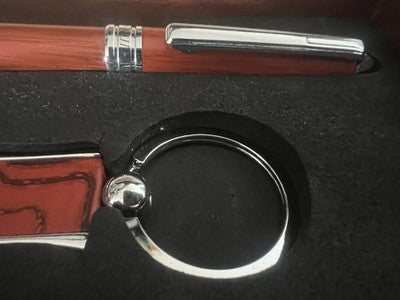 🔴 NIJI Kugelschreiber aus Kirschholz mit Schlüsselanhänger-Etui, Vintage, NOS 