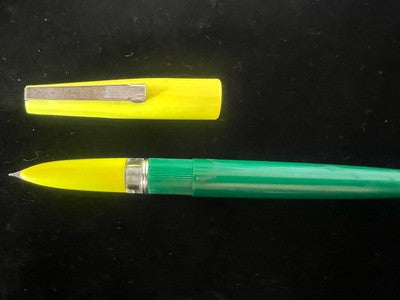 Lastilo Stylo-Plume Stylo à Plume Vert Jaune Fluo Avec Piston Utilisé Vintage
