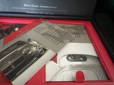 🔴 MASERATI carte stampa Gran turismo test drive Edizione limitata NUMERATE
