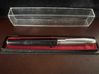 🔴 UNIVERSAL penna stilografica nera con pistone scrive vintage 1940
