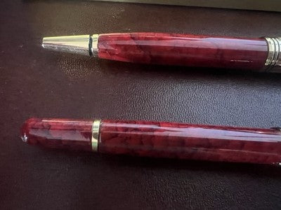 Montefiore Stylo-Plume à Bille Et Roller Laque Rouge Marbré Scrivono Vintage