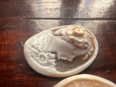 Cameos Pair Tower Time Machine Greek On Shell 2,4×3 CM Chiseled IN Hand