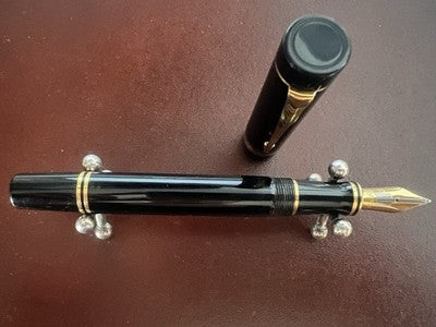 Parker Duofold International Black Gold 18K 750 M Fountain Pen Case