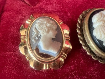 Italienische Cameos-Halskette, Anhänger, Brosche, Anhänger aus Natursteinen, 4 Stück, Vintage 
