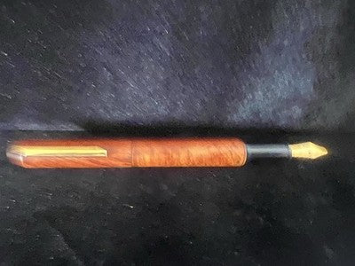 🔴 Penna stilografica LEGNO ornito pennino M placcato oro cappuccio a scatto