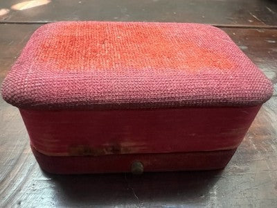 🔴 Red fabric earring box with antique clasp from 1920 