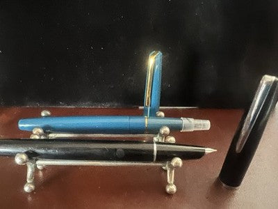 Auretta Pens Black Blue Nibs (M) F With Cartridges Writing Vintage 1970 