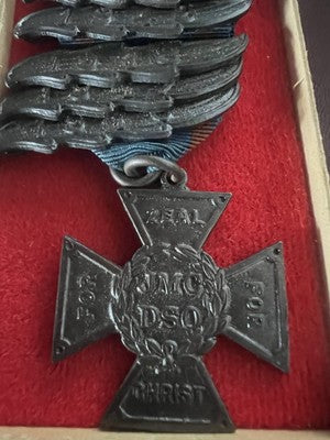 Medaille Service Kirche Mit Band Und Brosche L 4,3 H 9,2 Zentimeter