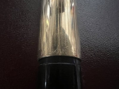 PELIKAN 30 Stylo Plume Noir Capuchon Laminé Or Nib Or 14K F