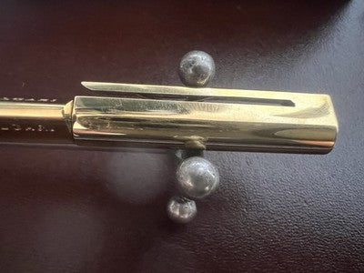 BULGARI Kugelschreiber Exzentrische Drehung Vergoldetes Gehäuse Garantie Schreibt 