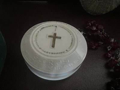 Set Sewing Holy Rosary Meter Thimble Needle Threaders Travel Pouch Vintage