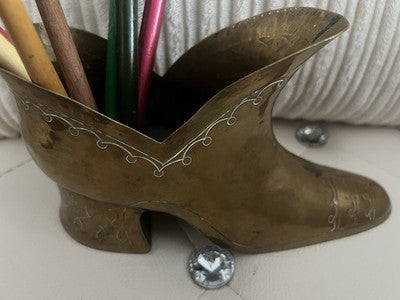 Pot A Crayons Executive Desk Laiton Massif Ciselé Forme Chaussure Vintage