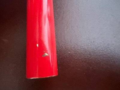 MARUMAN Briquet Laque Rouge Cylindrique Fonctionne Vintage