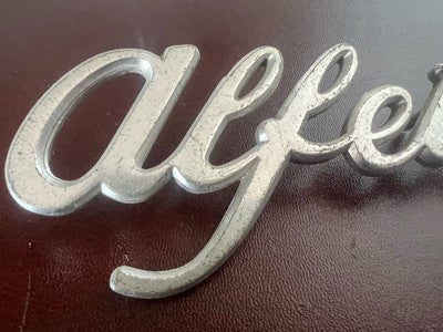 🔴 ALFETTA 1.6 stemma auto emblema scritta logo targhetta metallo ORIGINALE