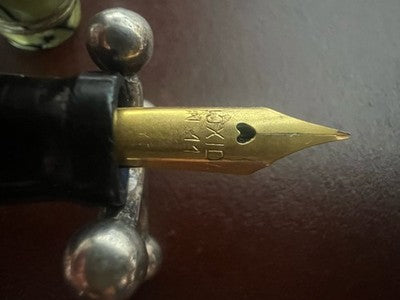 Füllfederhalter aus marmoriertem Zelluloid mit Druckmechanismus Vintage '40 