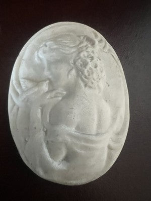 🔴 Cammeo ceramica bianca donna colomba bassorilievo 4,2 cm H 5,6 vintage