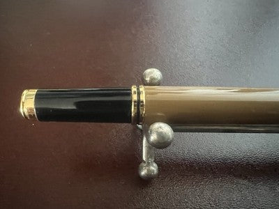 🔴 FENDI penna stilografica lacca doppio colore finiture dorate pennino M