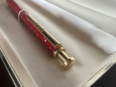 Pelikan Stylo-Plume Sphère Laque Rouge Pois Profils Or Automatique Écrit Rétro