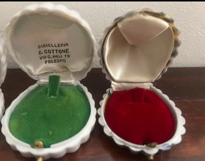 Cases Rings Celluloid Seashells Closing Button Green Red Vintage '50