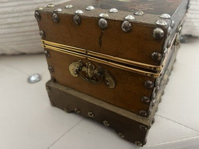 🔴 Scatola scrigno legno dipinto borchie e manici da lucchetto vintage A